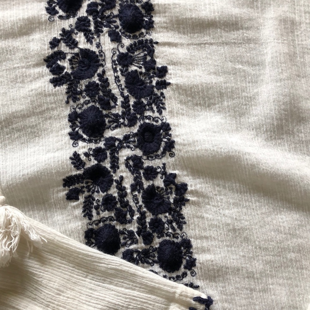 Joie floral embroidered linen top - Picture 4 of 4